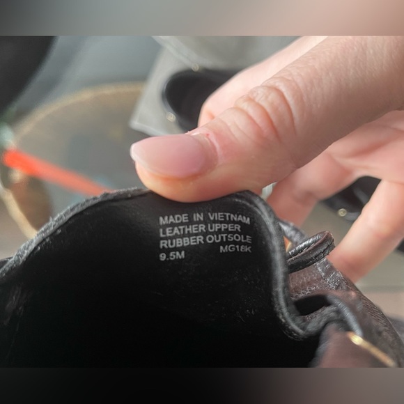 Micheal Kors loafers, black, size 9.5 - Picture 3 of 3